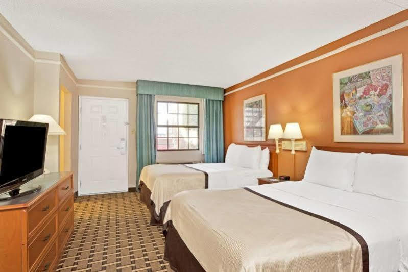 Red Roof Inn Houston North - Fm1960 & I-45 Exterior foto