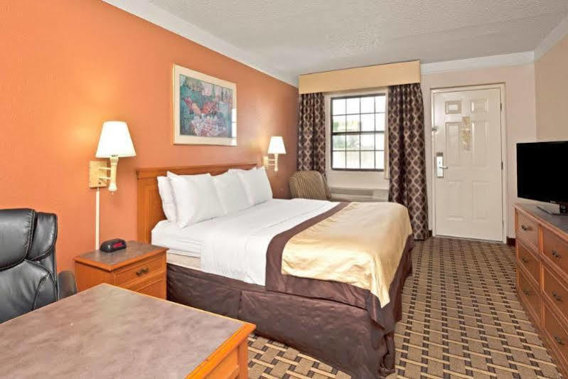 Red Roof Inn Houston North - Fm1960 & I-45 Exterior foto